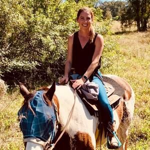 Meet your Posher, Adria